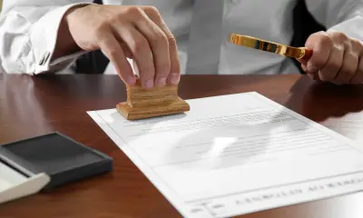 Jurat vs. Acknowledgment in Florida: What's the Difference?