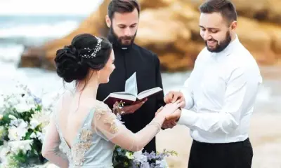 The Significance of a Professional Wedding Officiant for a Beach Wedding